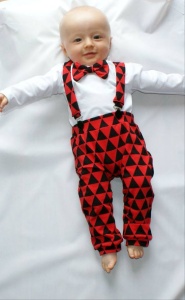 Black - red triangle set