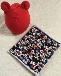 Photographer Mickey set with small ears - red cap and chimney scarf