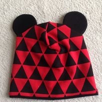 Triangles cap with ears 