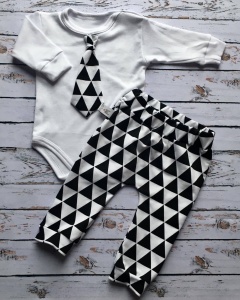 Black-white triangles set (1)
