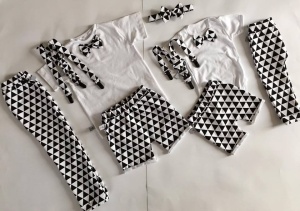 Black-white triandle family set